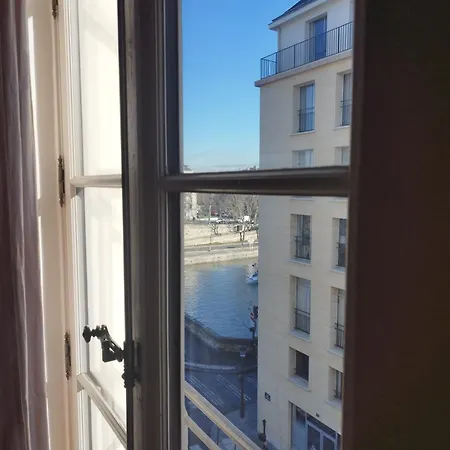 Le Clos St Louis Apartment Paris